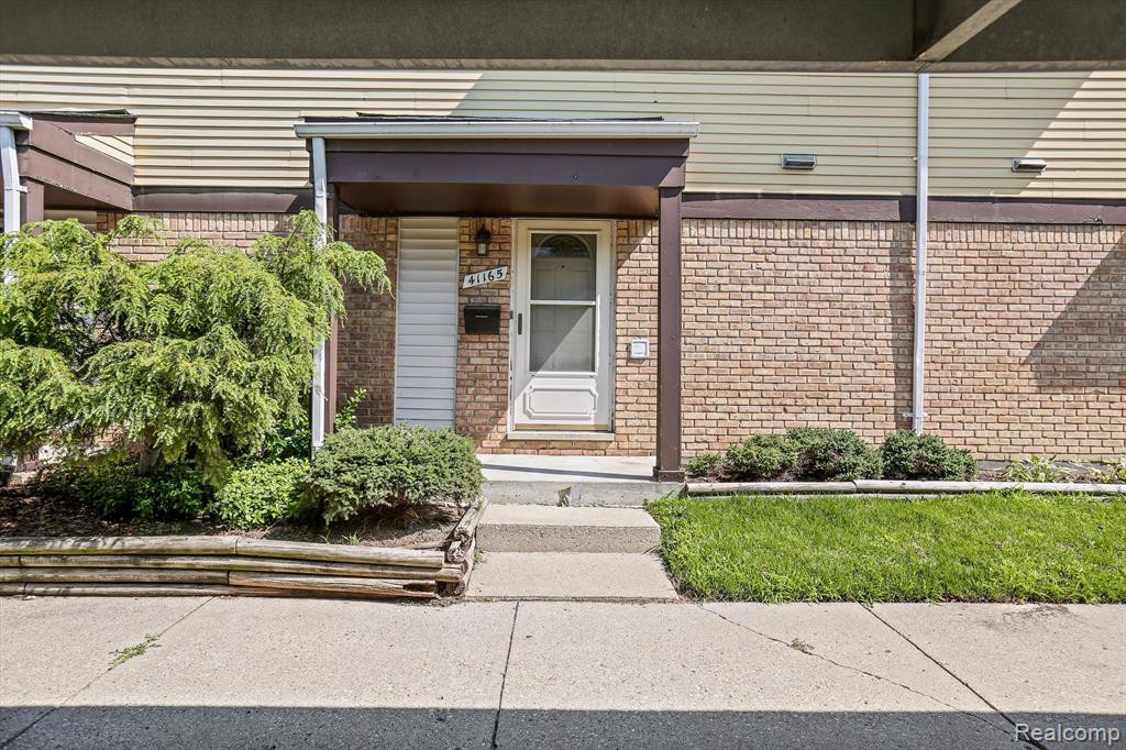 41165 S WOODBURY GREEN Drive, Belleville, MI 48111 — Photo 5