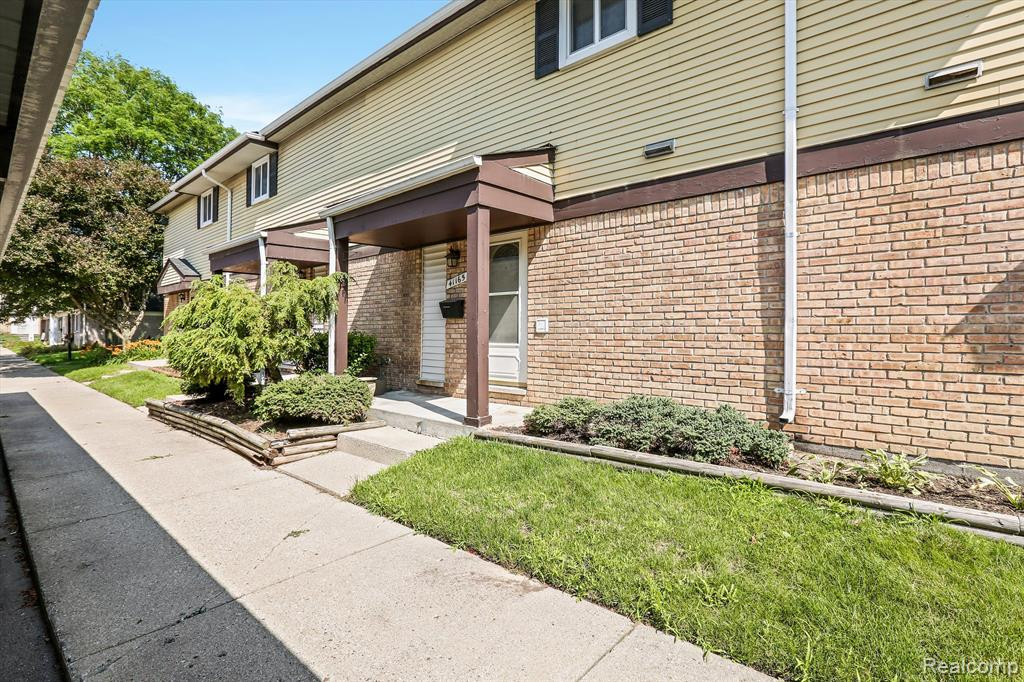 41165 S WOODBURY GREEN Drive, Belleville, MI 48111 — Photo 18