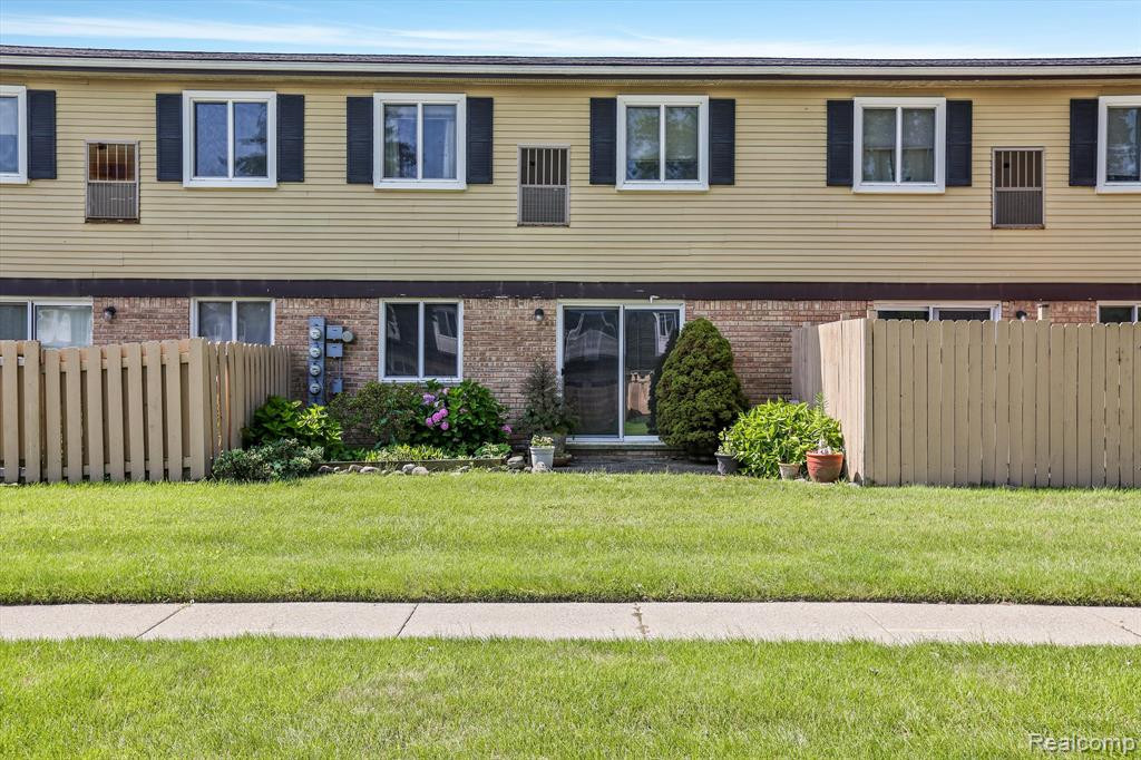 41165 S WOODBURY GREEN Drive, Belleville, MI 48111 — Photo 20