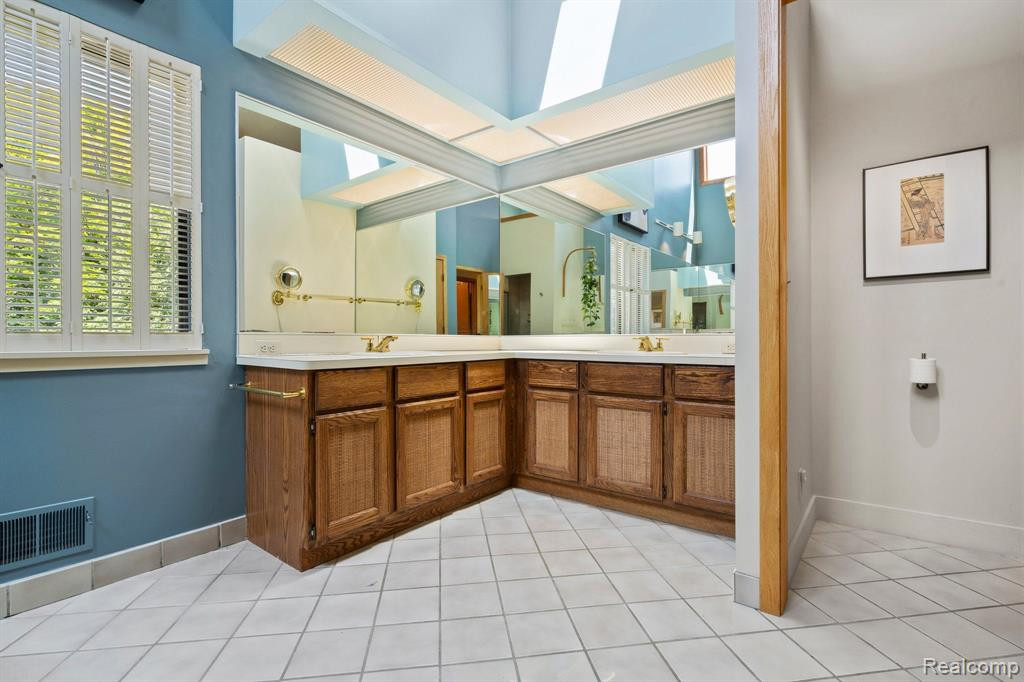 2638 SALISBURY Lane, Ann Arbor, MI 48103 — Photo 26