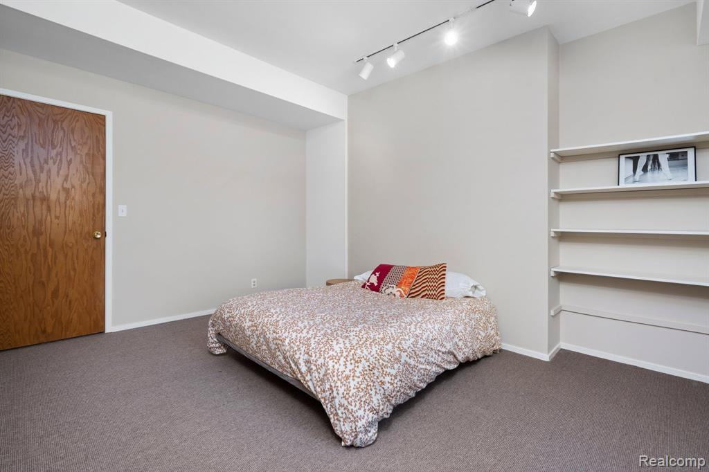 2638 SALISBURY Lane, Ann Arbor, MI 48103 — Photo 50