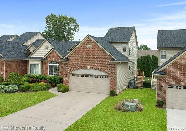 1772 PINE FOREST Drive, Commerce Twp, MI 48390 — Photo 3
