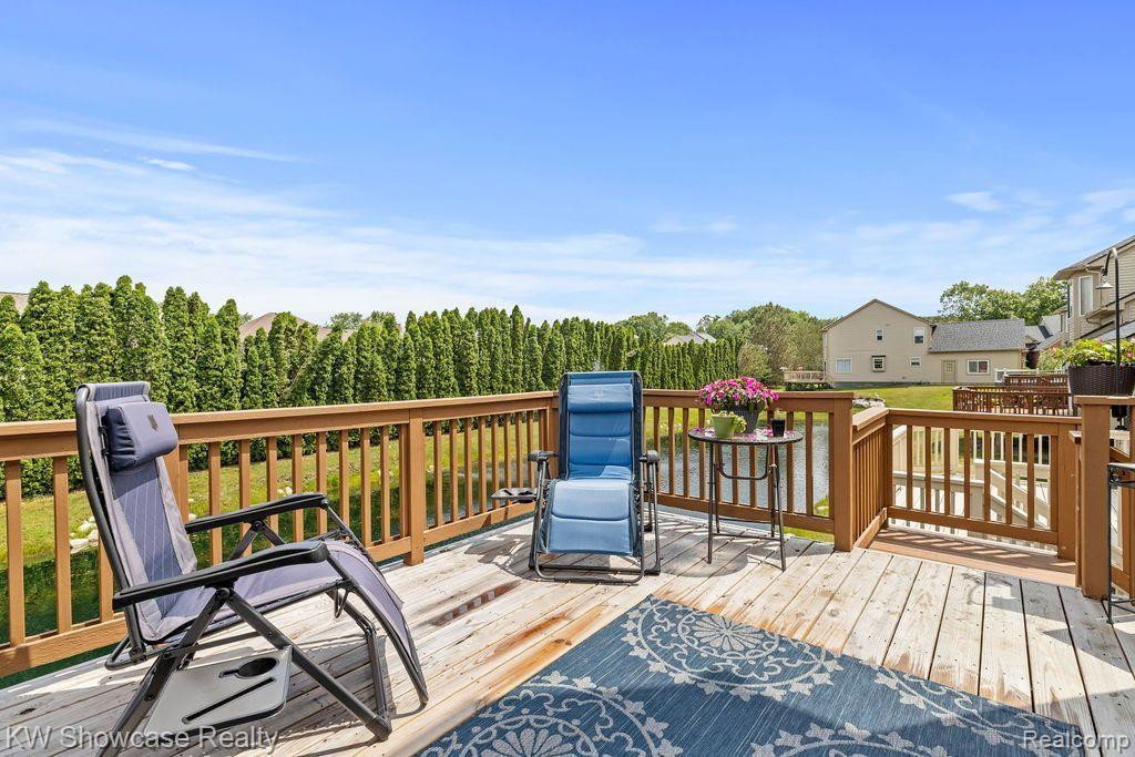 1772 PINE FOREST Drive, Commerce Twp, MI 48390 — Photo 5