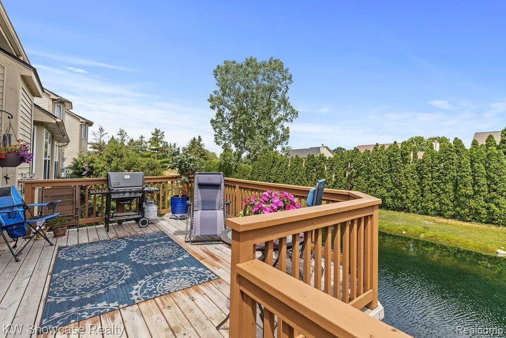 1772 PINE FOREST Drive, Commerce Twp, MI 48390 — Photo 7