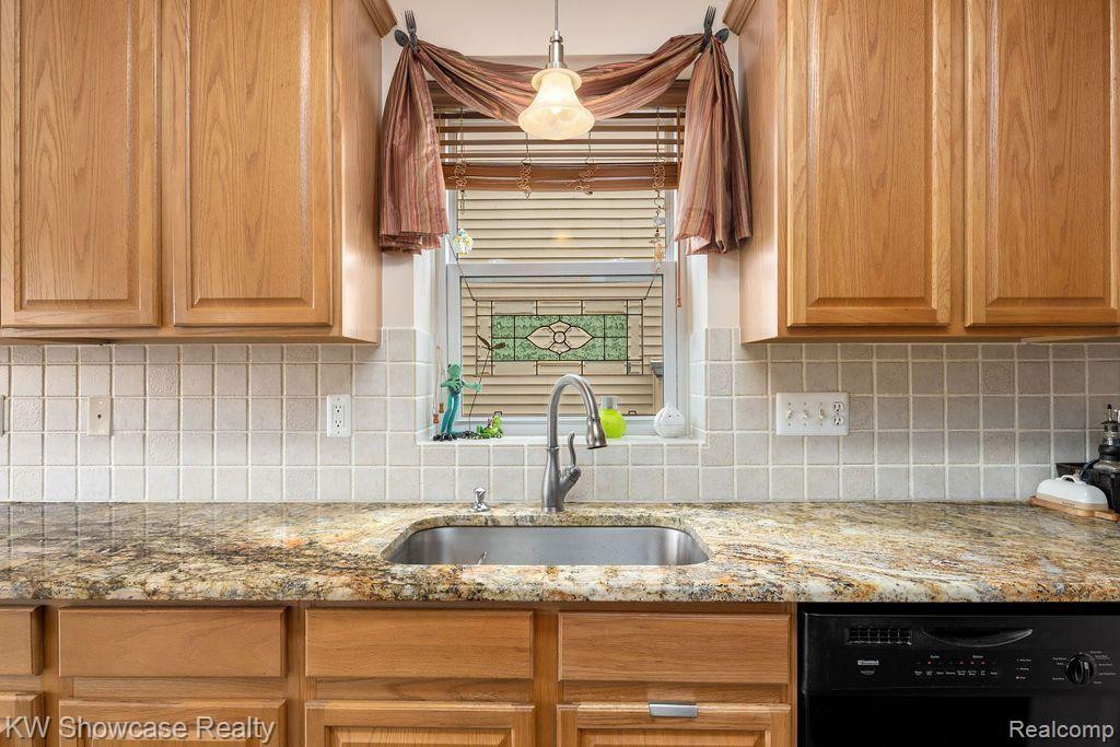 1772 PINE FOREST Drive, Commerce Twp, MI 48390 — Photo 14