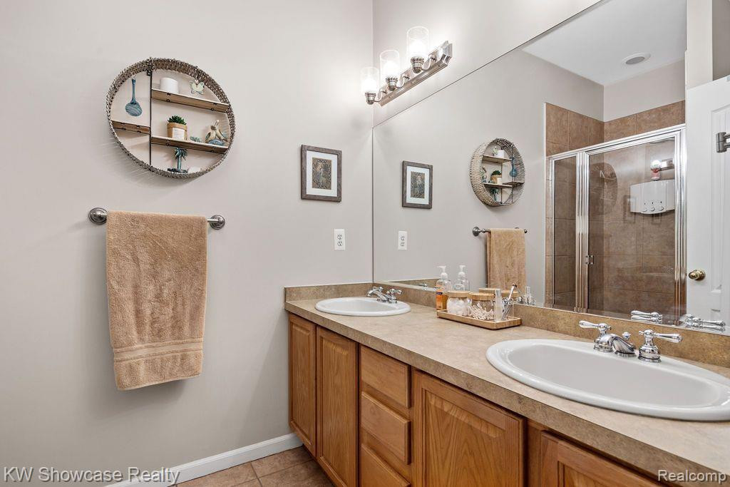 1772 PINE FOREST Drive, Commerce Twp, MI 48390 — Photo 21