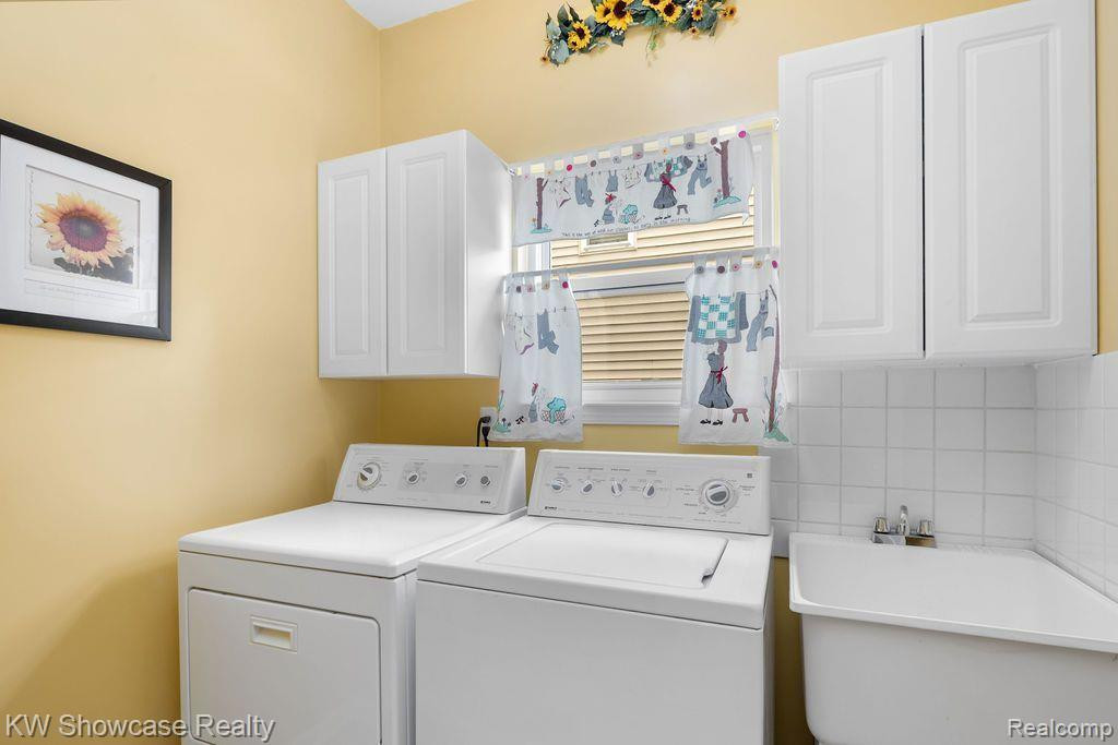 1772 PINE FOREST Drive, Commerce Twp, MI 48390 — Photo 33