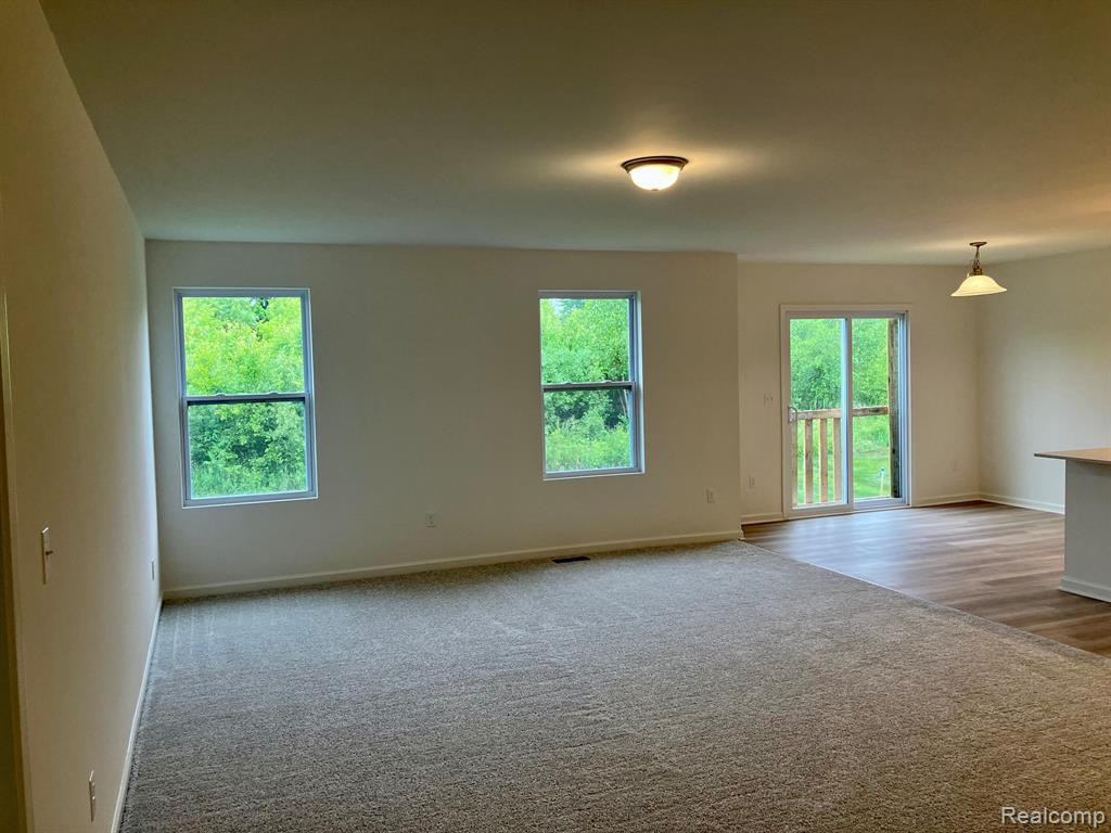 10199 SWAN LAKE Circle, Ypsilanti, MI 48197 — Photo 5