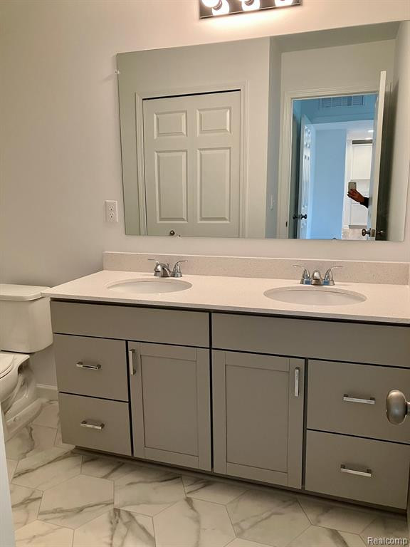 10199 SWAN LAKE Circle, Ypsilanti, MI 48197 — Photo 11