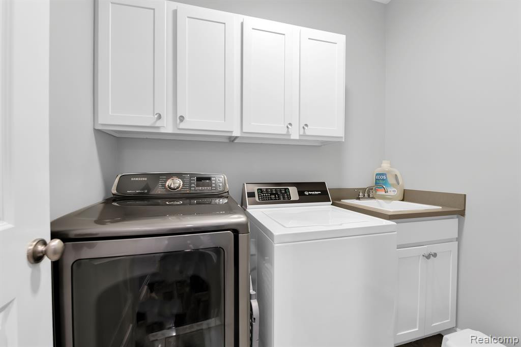 371 DAISY SQUARE Parkway, Plymouth, MI 48170 — Photo 18