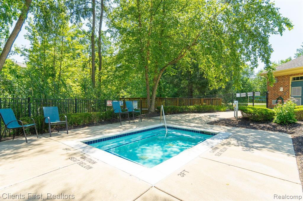 161 E BAY Drive, Walled Lake, MI 48390 — Photo 10