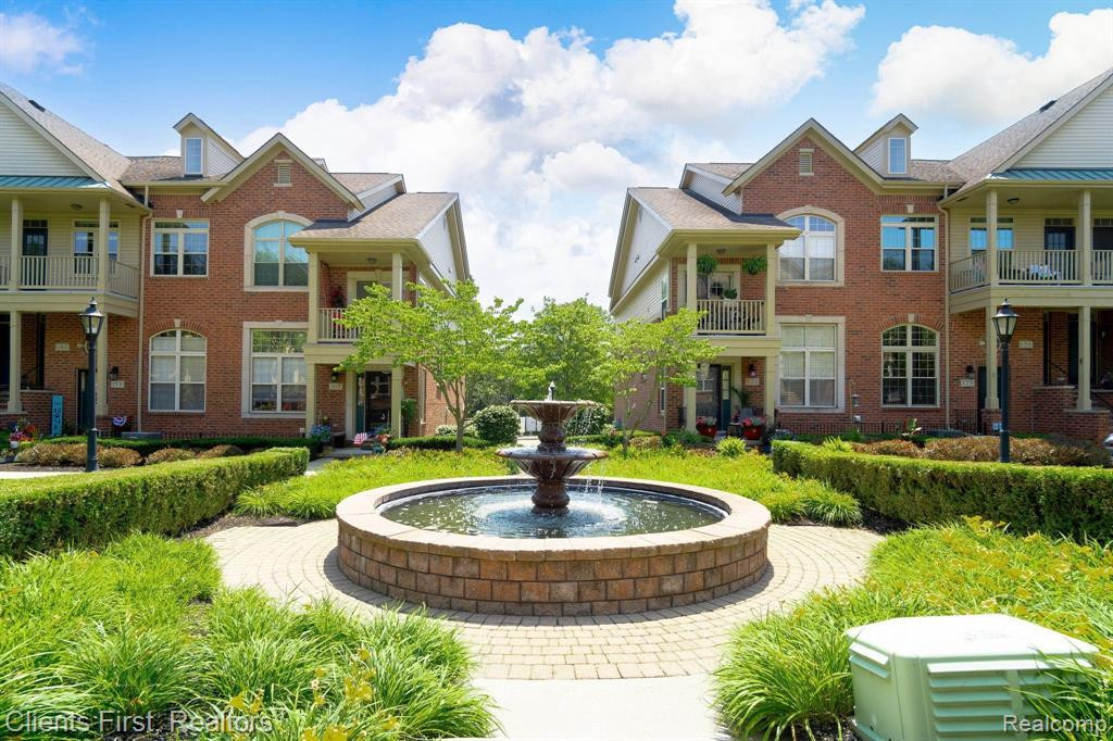 161 E BAY Drive, Walled Lake, MI 48390 — Photo 11