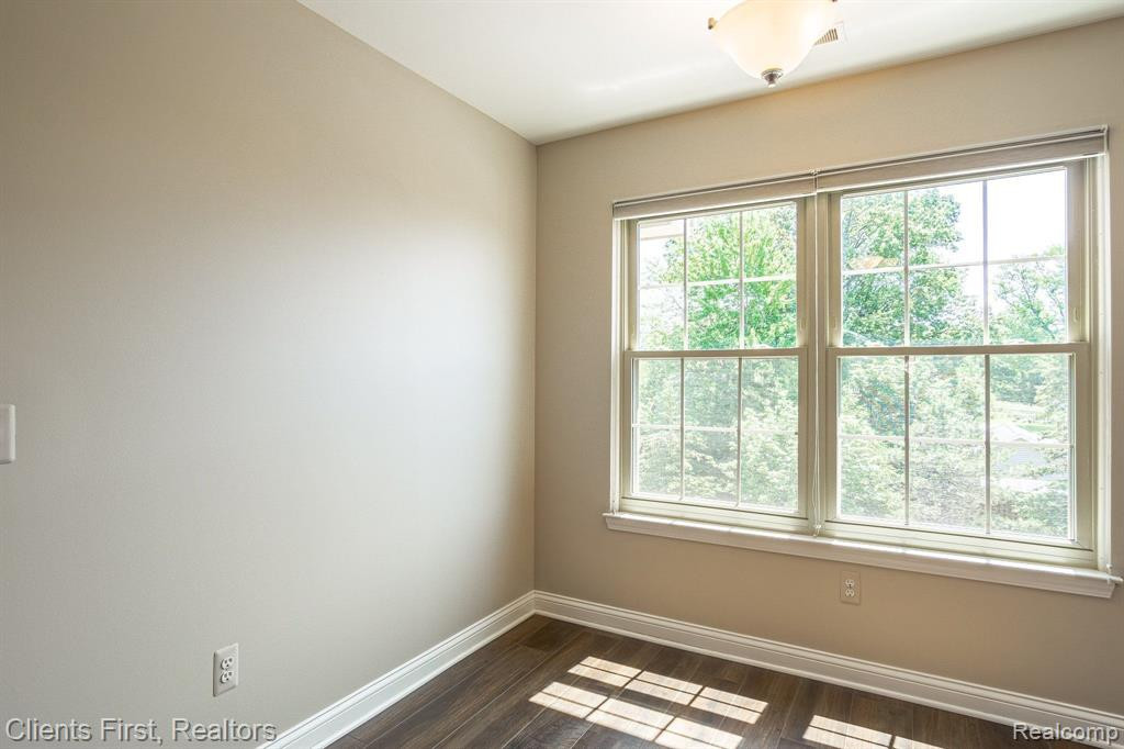 161 E BAY Drive, Walled Lake, MI 48390 — Photo 18