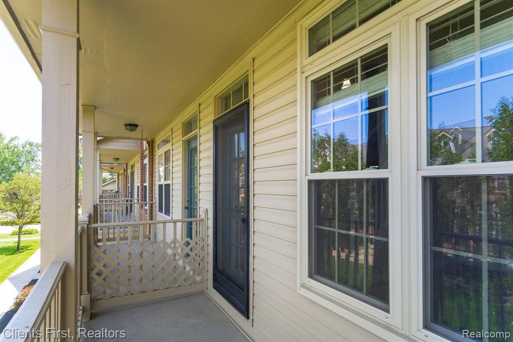 161 E BAY Drive, Walled Lake, MI 48390 — Photo 20