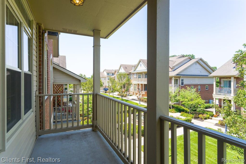 161 E BAY Drive, Walled Lake, MI 48390 — Photo 23