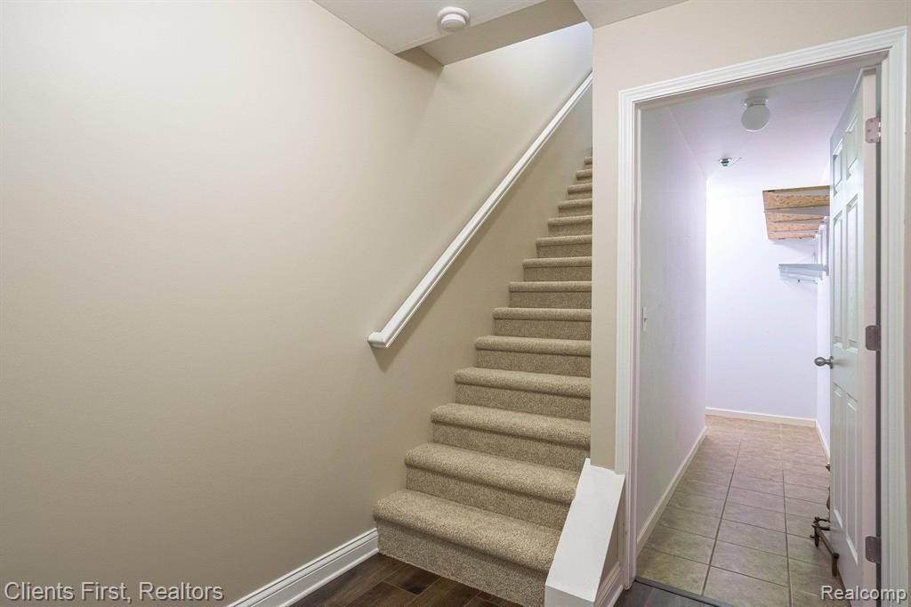 161 E BAY Drive, Walled Lake, MI 48390 — Photo 39