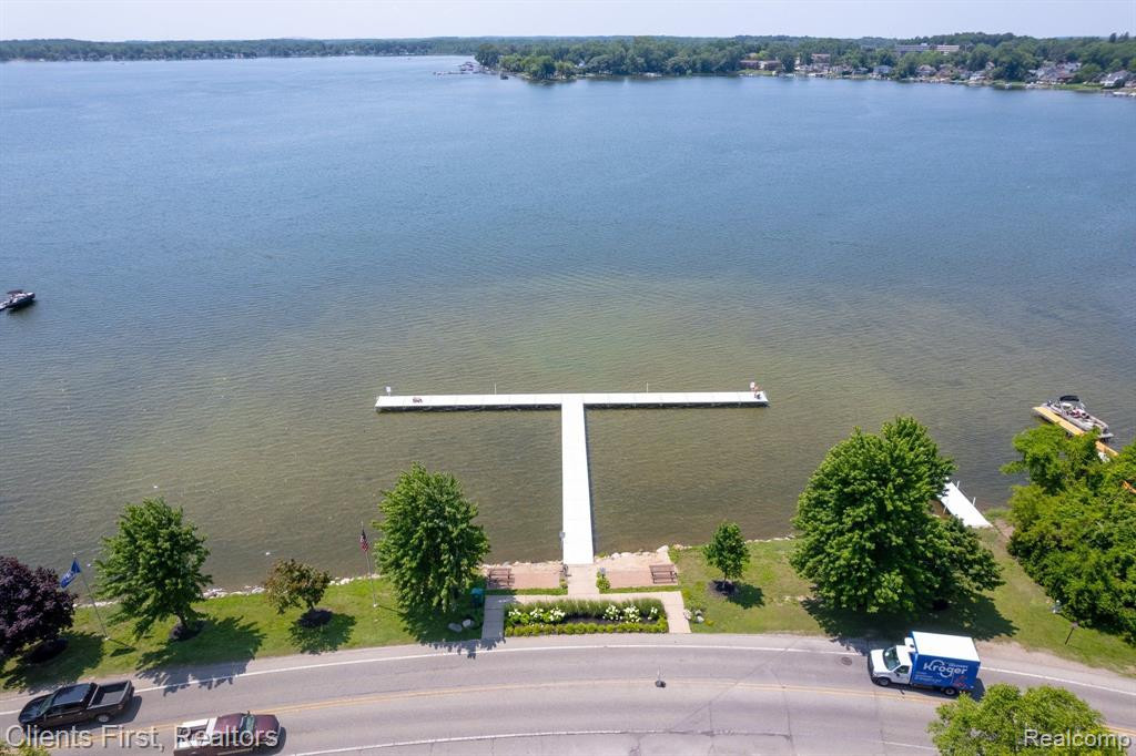 161 E BAY Drive, Walled Lake, MI 48390 — Photo 42