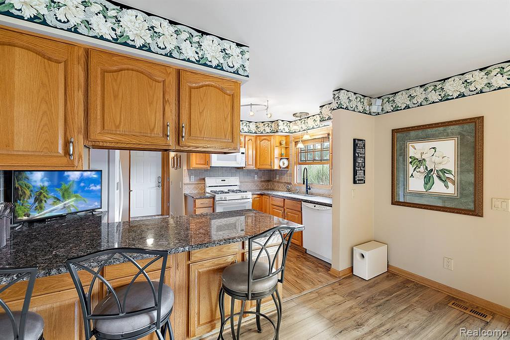4240 SHAMROCK, Emmett, MI 48022 — Photo 12