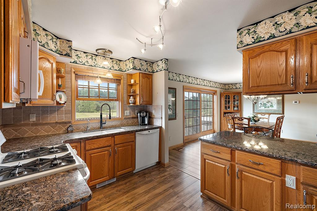 4240 SHAMROCK, Emmett, MI 48022 — Photo 16