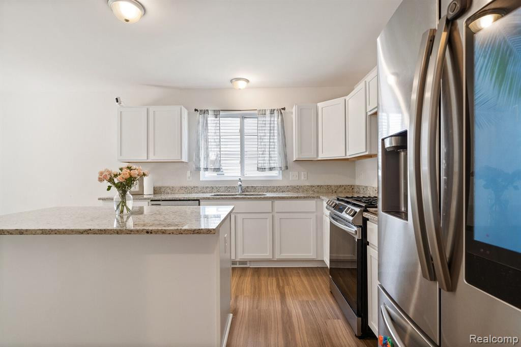 37481 S DIANNE Lane, New Boston, MI 48164 — Photo 15