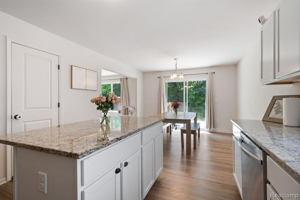 37481 S DIANNE Lane, New Boston, MI 48164 — Photo 16