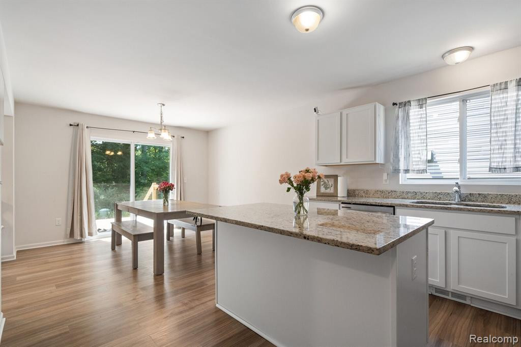37481 S DIANNE Lane, New Boston, MI 48164 — Photo 17