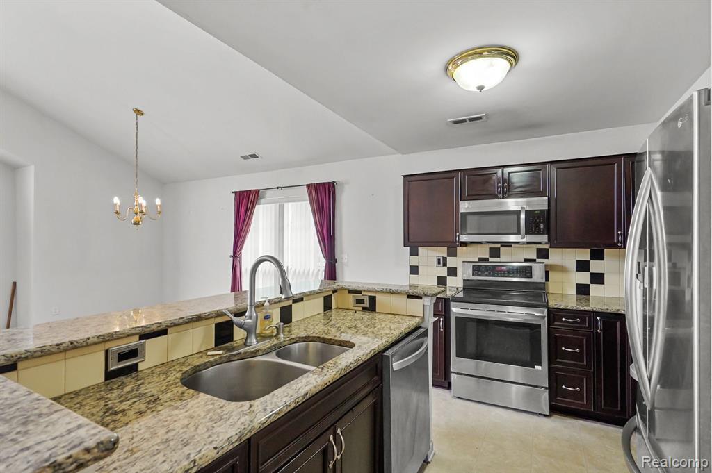 29643 Nottingham Circle, Livonia, MI 48152 — Photo 10