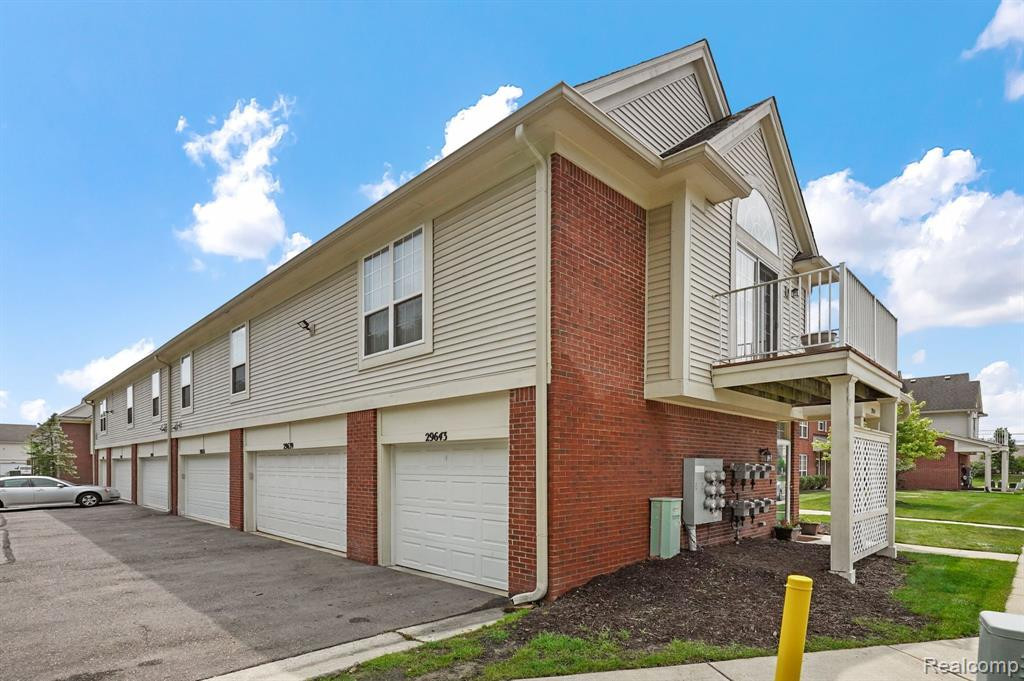 29643 Nottingham Circle, Livonia, MI 48152 — Photo 18