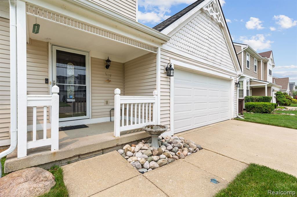 344 Oxford Court, Belleville, MI 48111 — Photo 3