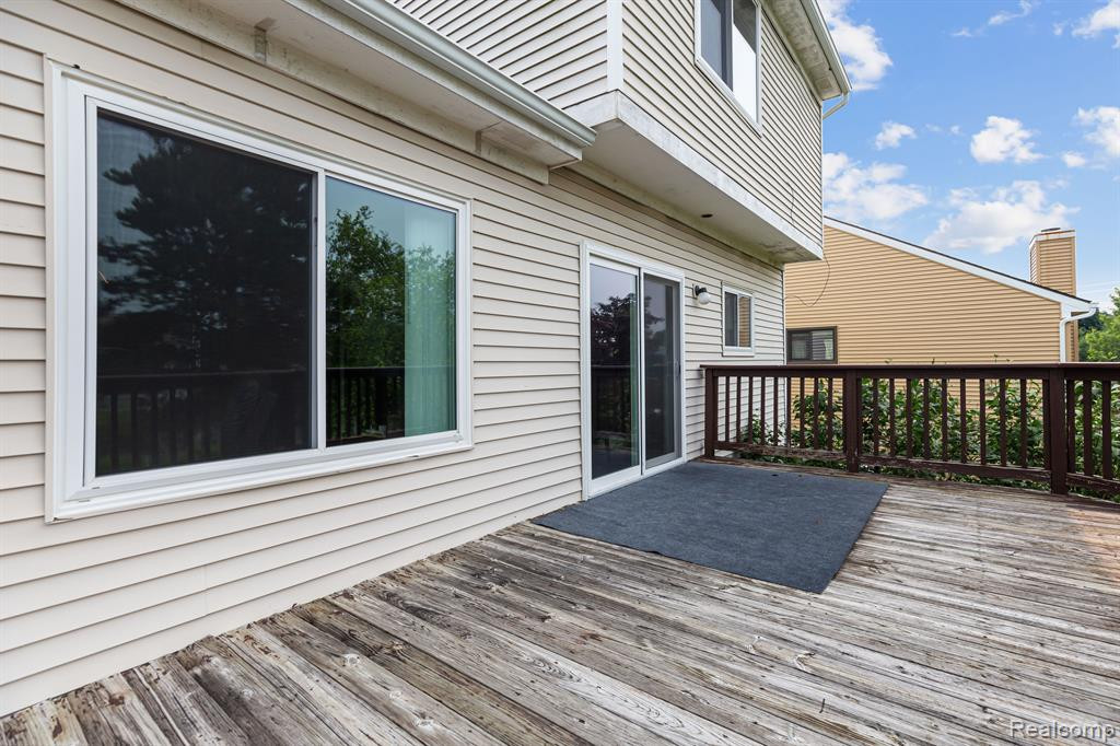 344 Oxford Court, Belleville, MI 48111 — Photo 6