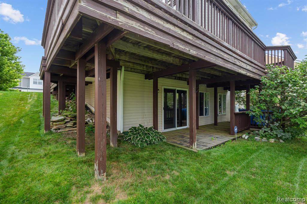 344 Oxford Court, Belleville, MI 48111 — Photo 10