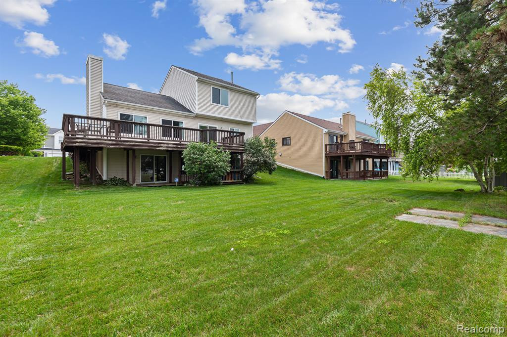 344 Oxford Court, Belleville, MI 48111 — Photo 11