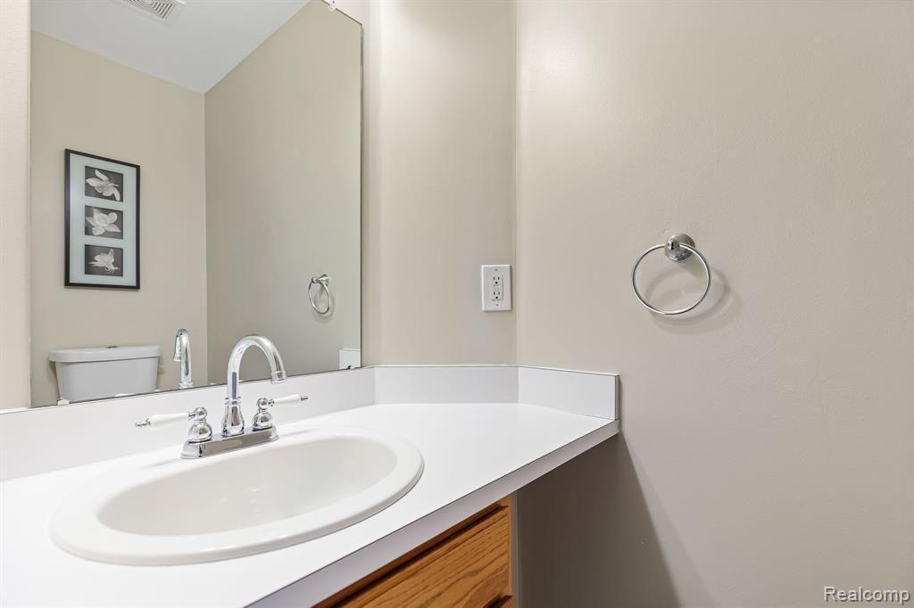 344 Oxford Court, Belleville, MI 48111 — Photo 28