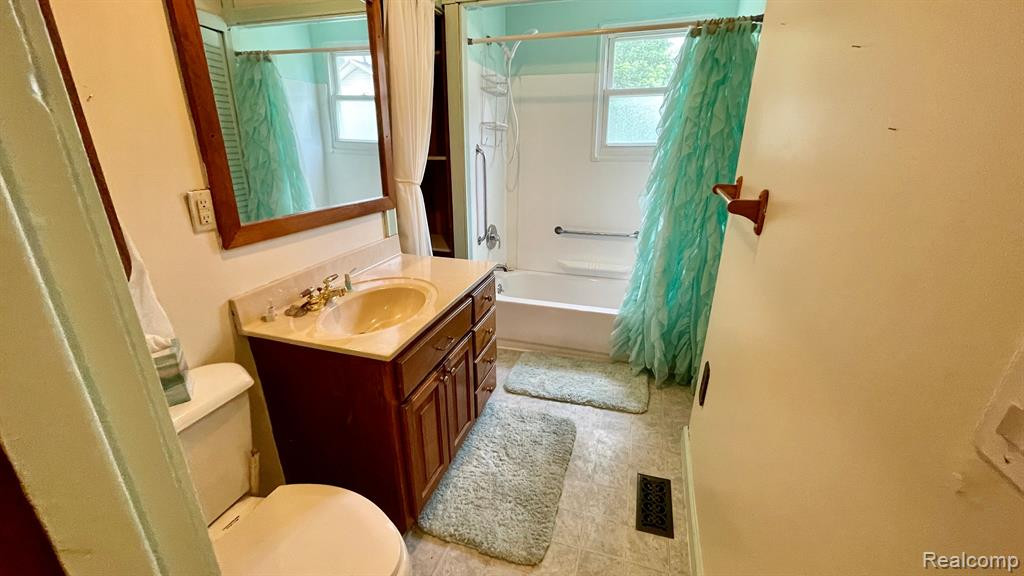 6123 Lapeer Road, Burton, MI 48509 — Photo 22