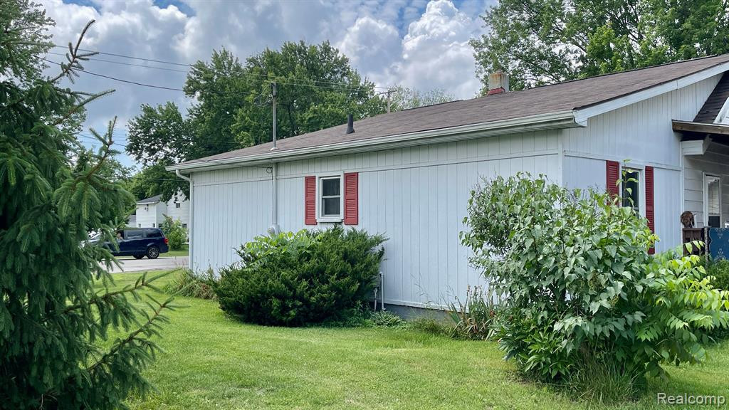 6123 Lapeer Road, Burton, MI 48509 — Photo 29