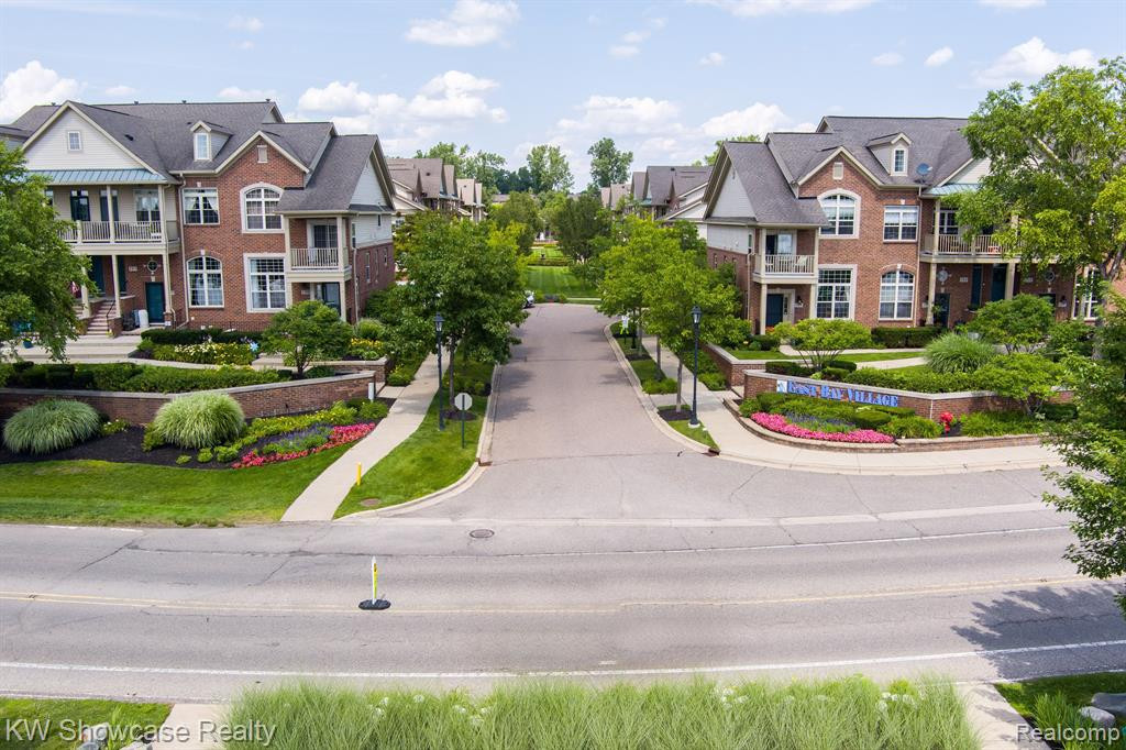555 RIVIERA Court, Walled Lake, MI 48390 — front exterior