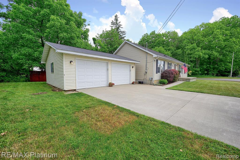 321 HAMILTON Street, Byron, MI 48418 — Photo 5
