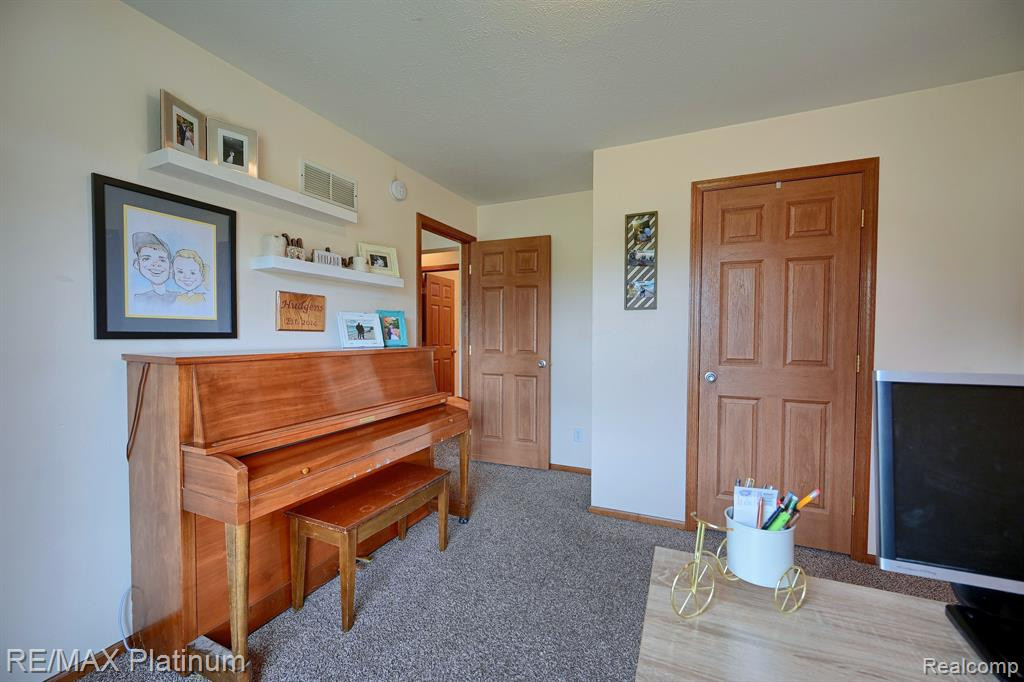 321 HAMILTON Street, Byron, MI 48418 — Photo 24