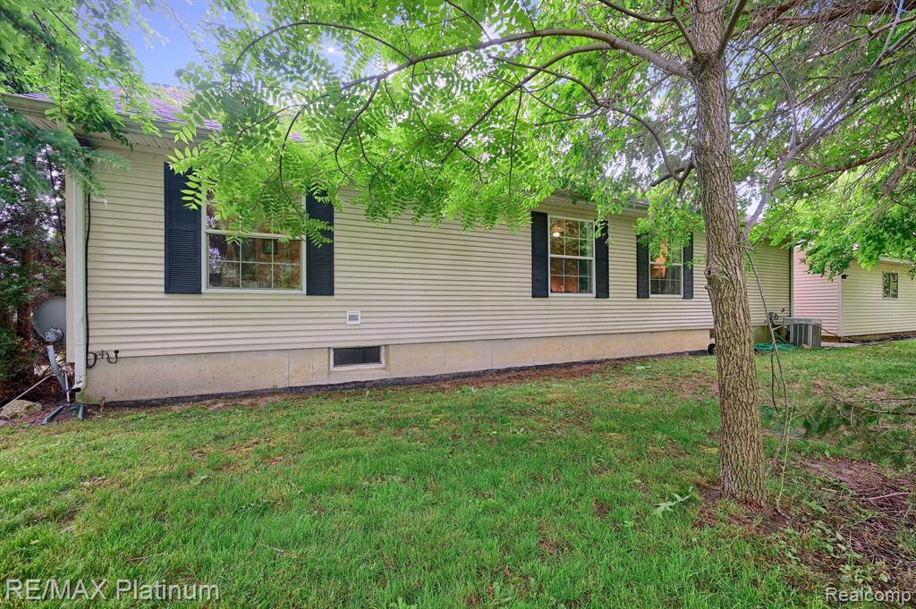 321 HAMILTON Street, Byron, MI 48418 — Photo 31