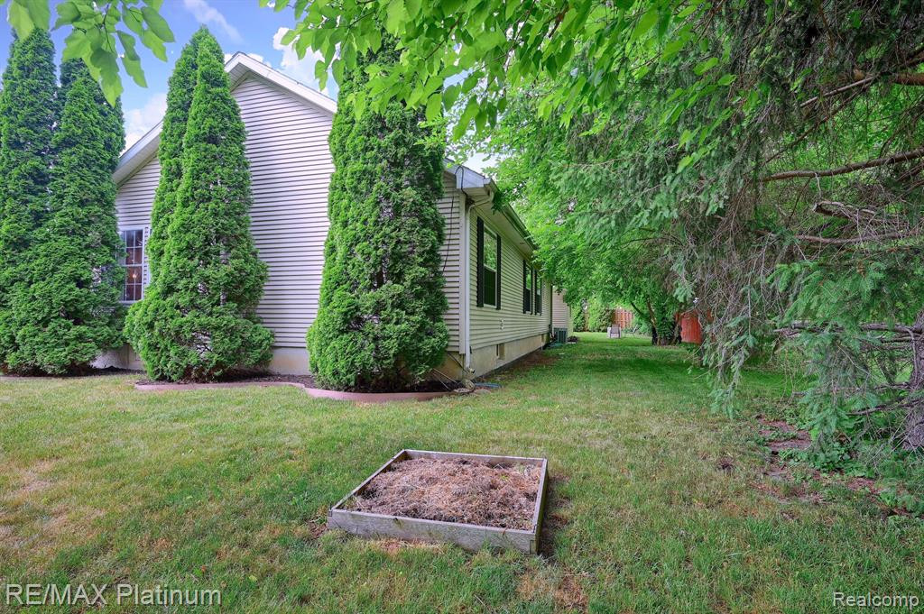 321 HAMILTON Street, Byron, MI 48418 — Photo 32