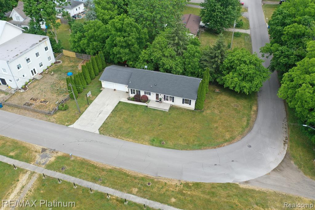 321 HAMILTON Street, Byron, MI 48418 — Photo 36