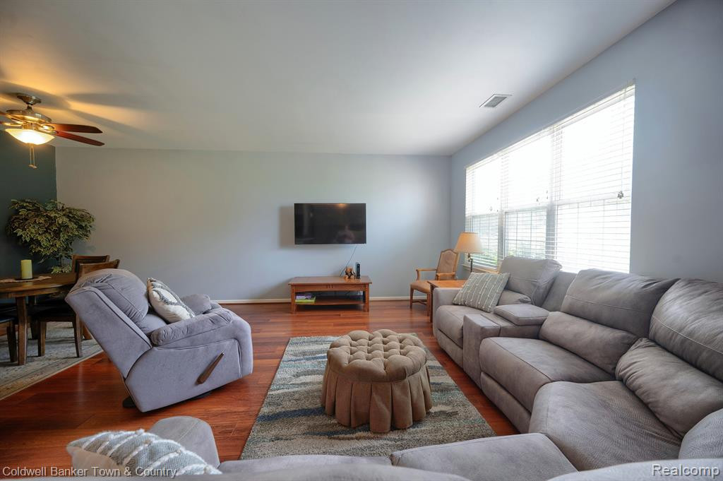 4236 HAMPTON RIDGE Boulevard, Howell, MI 48843 — Photo 4