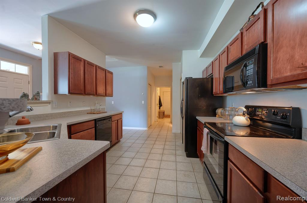 4236 HAMPTON RIDGE Boulevard, Howell, MI 48843 — Photo 8