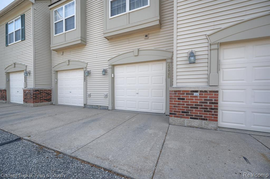 4236 HAMPTON RIDGE Boulevard, Howell, MI 48843 — Photo 23