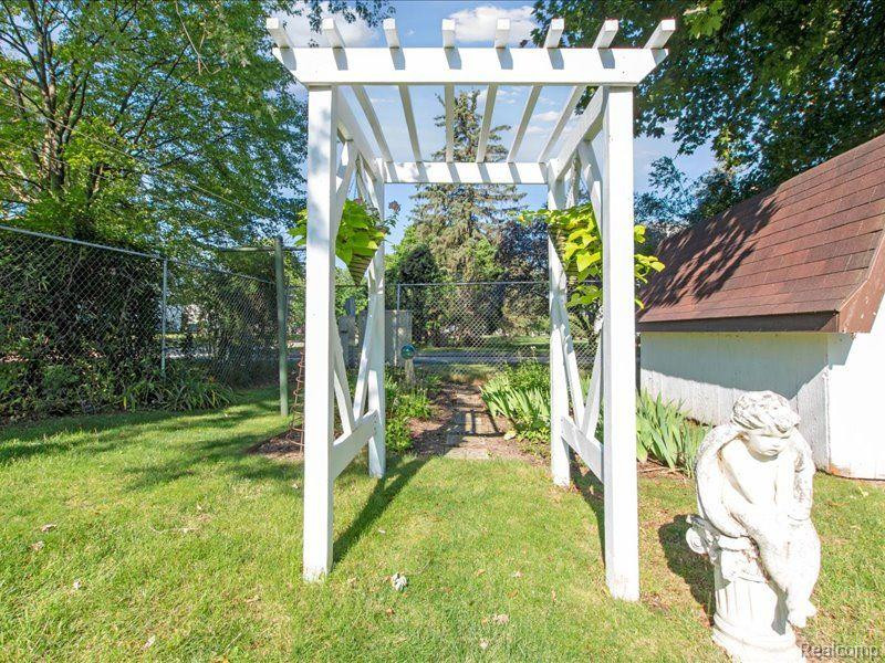 71 PONTIAC Street, Oxford, MI 48371 — Photo 41