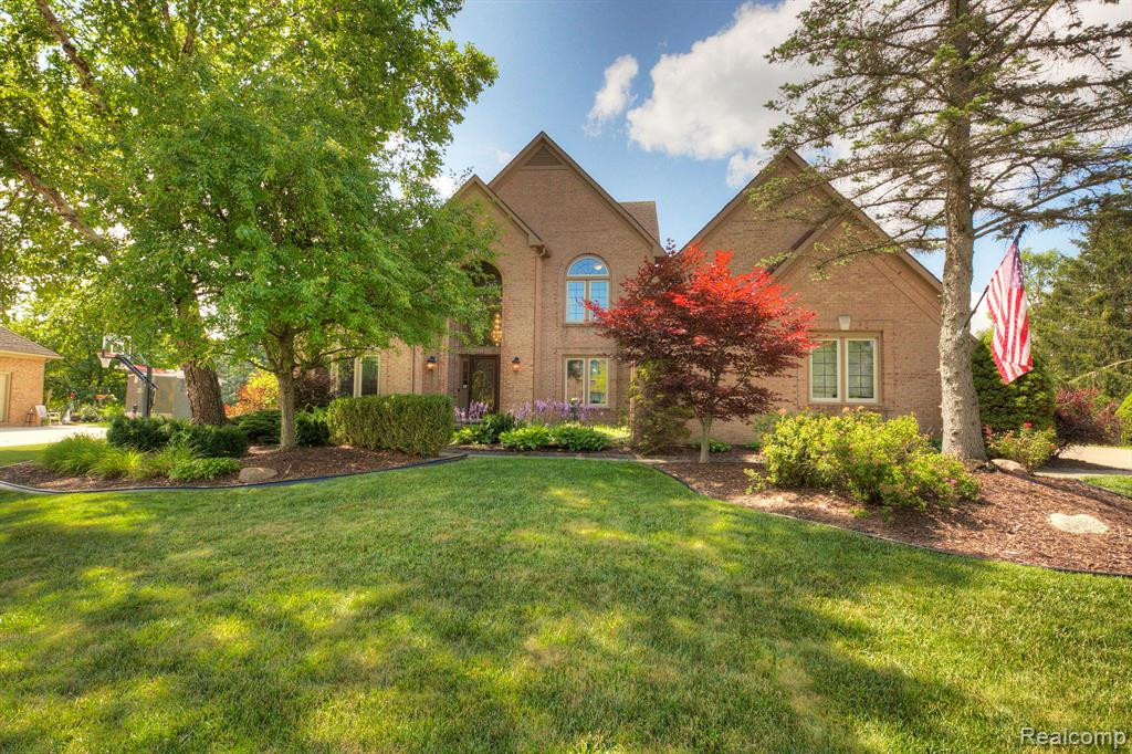 48223 CHESTERFIELD Drive S, Canton, MI 48187 — front exterior