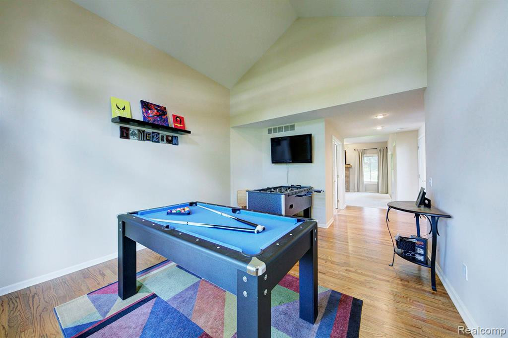 48223 CHESTERFIELD Drive S, Canton, MI 48187 — Photo 10
