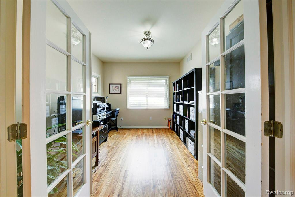 48223 CHESTERFIELD Drive S, Canton, MI 48187 — Photo 11
