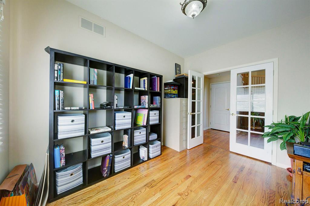 48223 CHESTERFIELD Drive S, Canton, MI 48187 — Photo 13