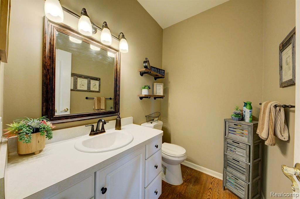 48223 CHESTERFIELD Drive S, Canton, MI 48187 — Photo 14
